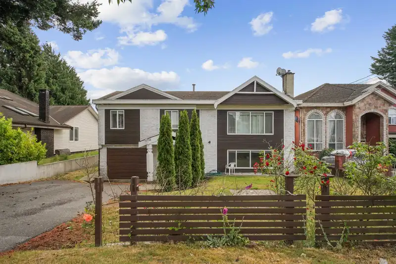 11860 75A AVENUE - photo 2 of 40