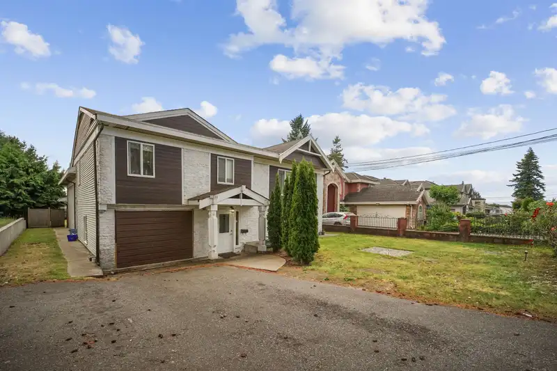 11860 75A AVENUE - photo 3 of 40