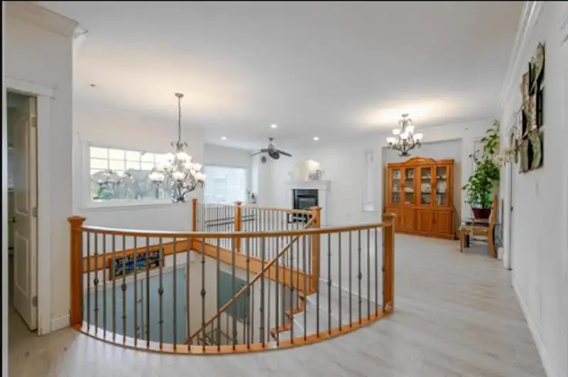 2737 CARRIAGE COURT - photo 3 of 4