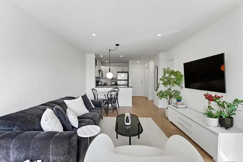 412 315 KNOX STREET - photo 3 of 26