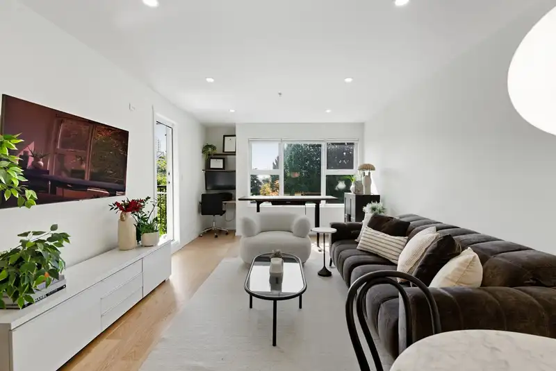 412 315 KNOX STREET - photo 4 of 26