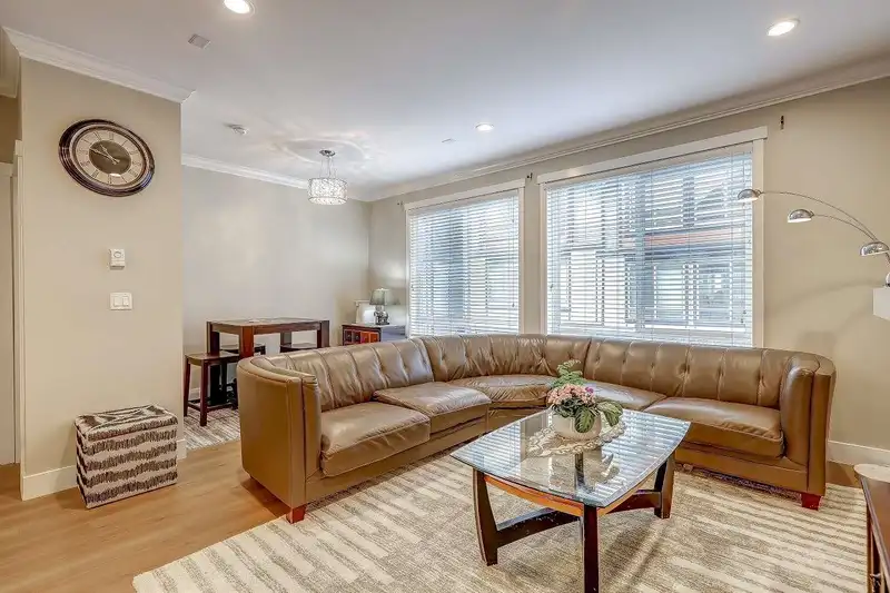 3 6378 142 STREET - photo 3 of 35