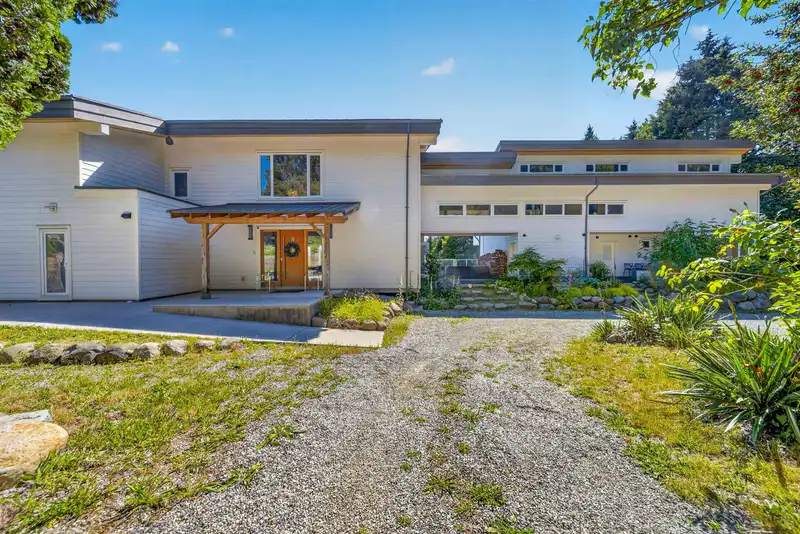 714 SULLIVAN ROAD - photo 4 of 40