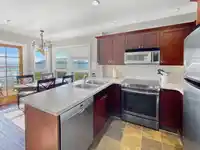 10C 2315 MACKINNON ROAD - thumbnail 9