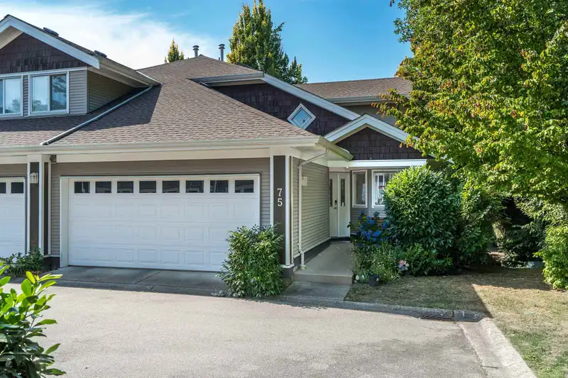 75 15133 29A AVENUE - photo 1 of 40