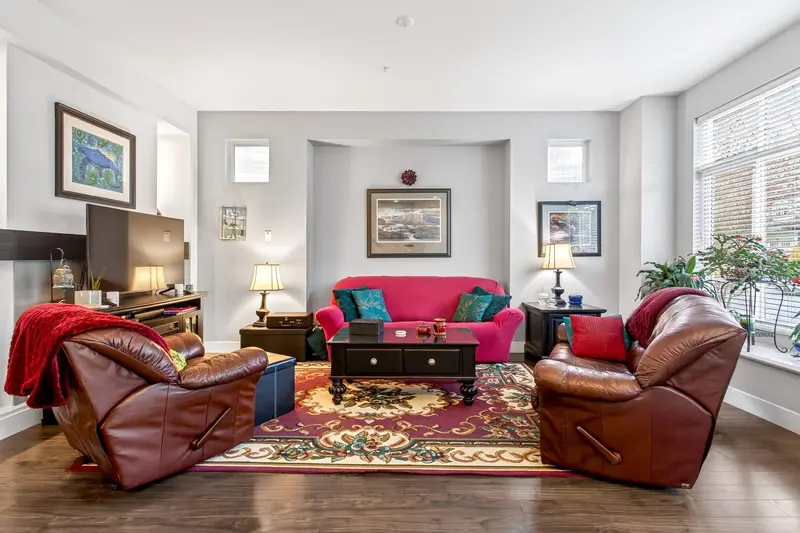 10473 ROBERTSON STREET - photo 4 of 25