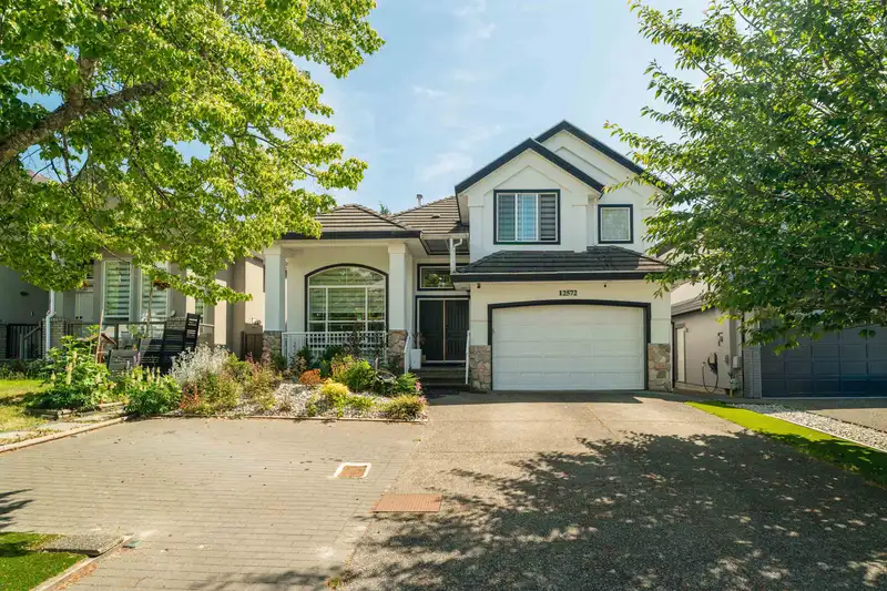 12572 62B AVENUE - photo 2 of 31