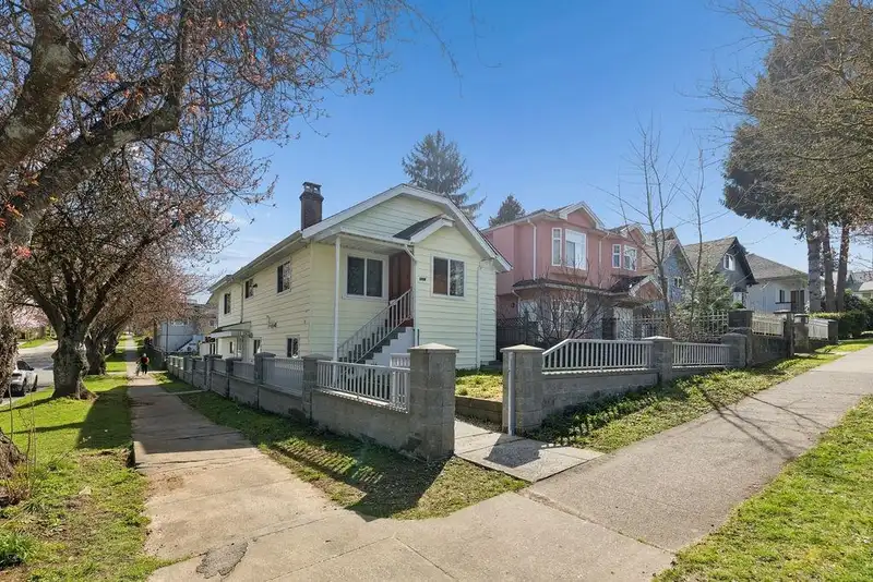 3708 DUMFRIES STREET - photo 1 of 34