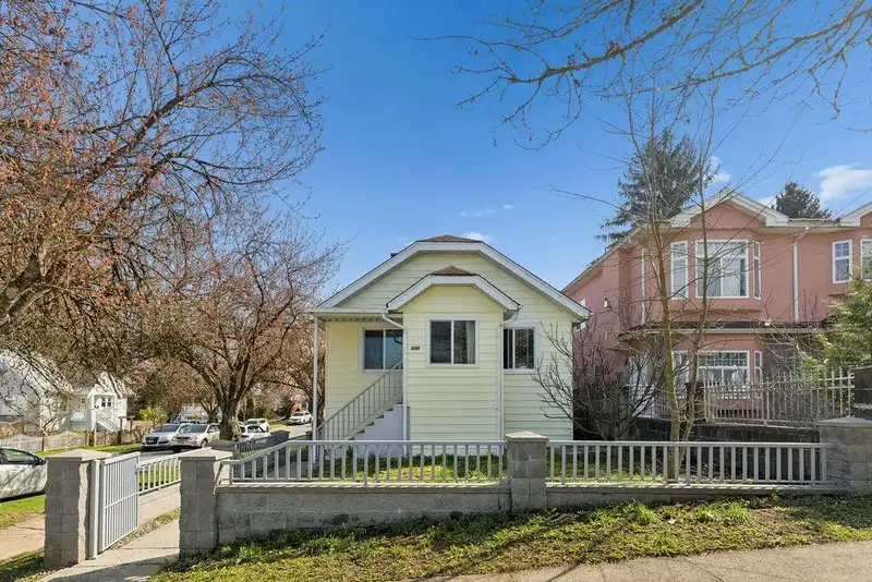 3708 DUMFRIES STREET - photo 2 of 34