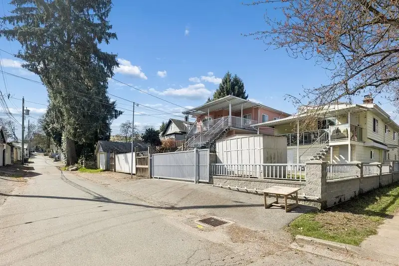 3708 DUMFRIES STREET - photo 3 of 34