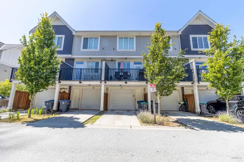 18 8699 158 STREET - photo 1 of 29