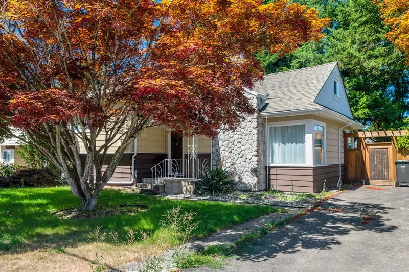 27153 34 AVENUE - photo 1 of 25