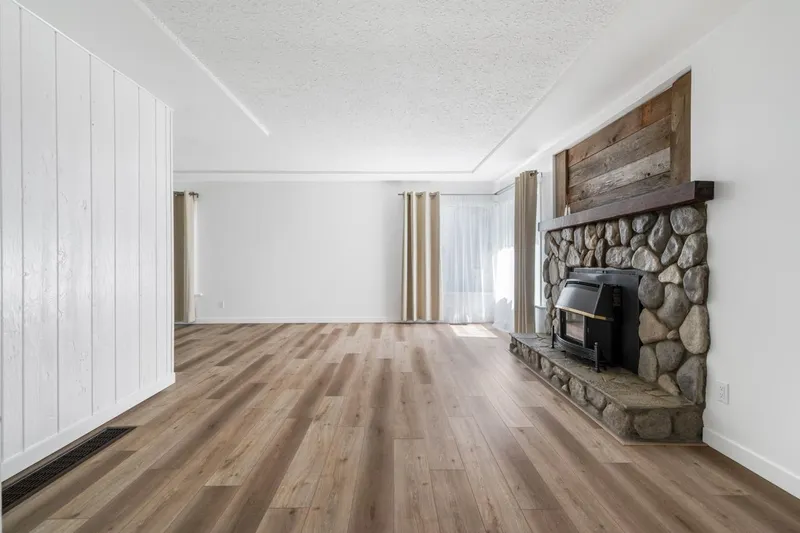 27153 34 AVENUE - photo 3 of 25