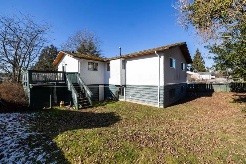 8338 111A STREET - photo 3 of 20