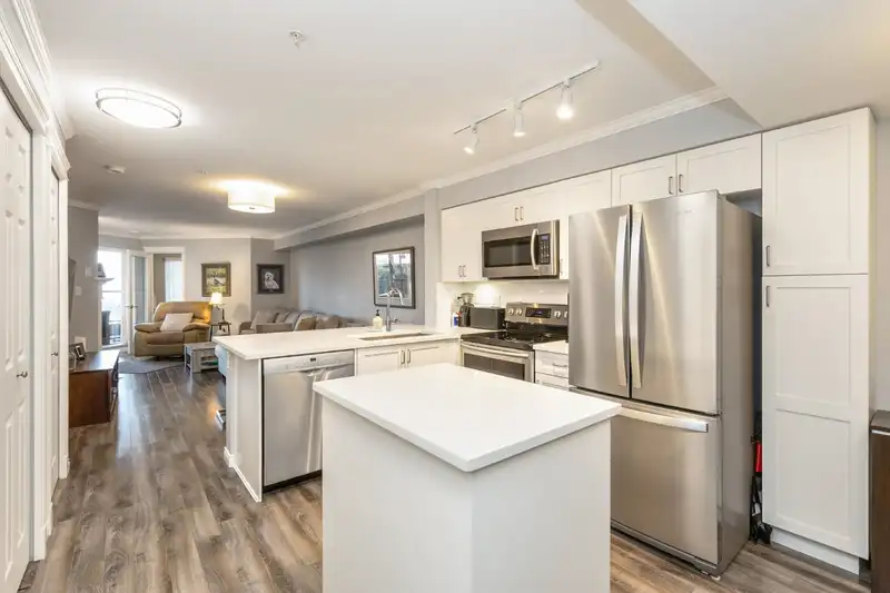 211 15210 PACIFIC AVENUE - photo 4 of 26