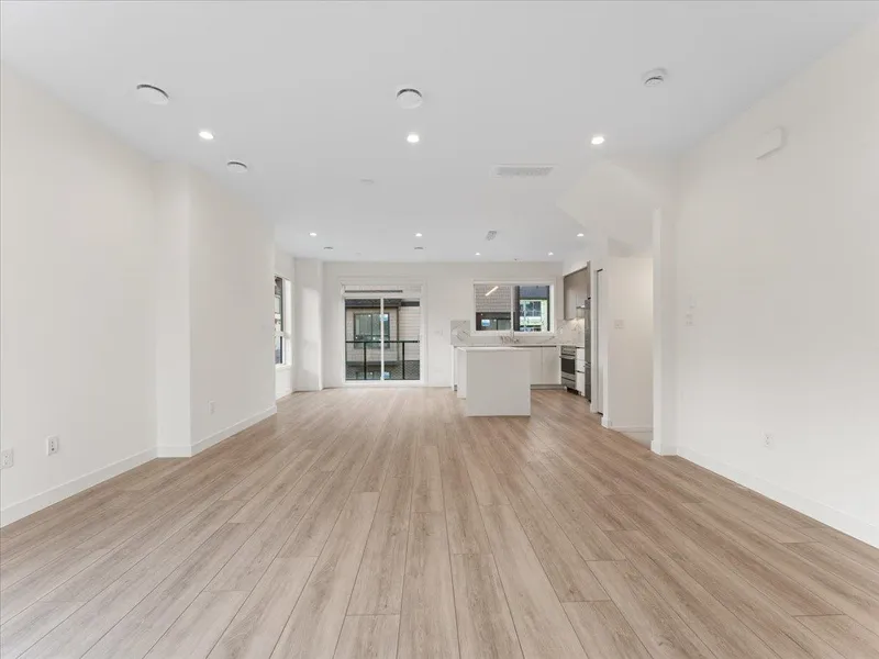 34 4337 BOUNDARY ROAD - photo 1 of 18