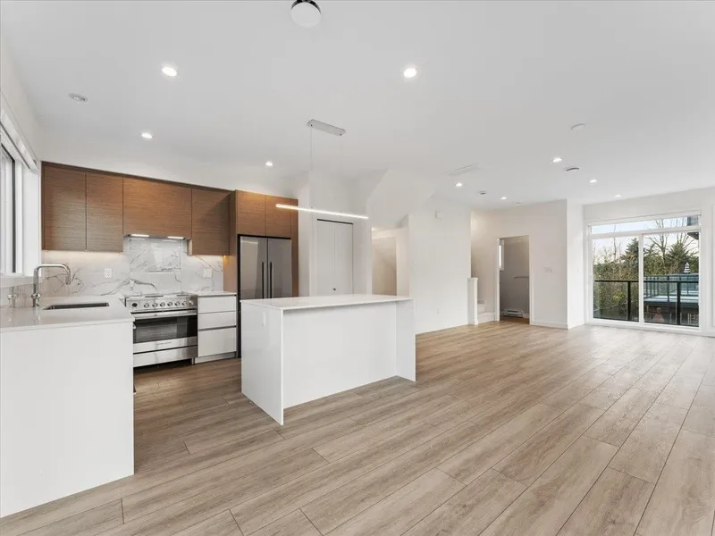 34 4337 BOUNDARY ROAD - photo 4 of 18