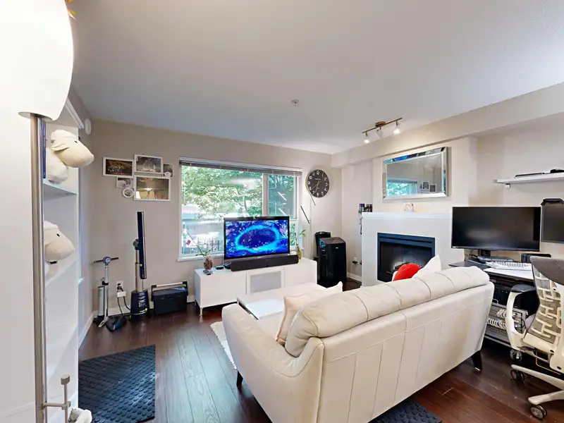 207 4783 DAWSON STREET - photo 2 of 26