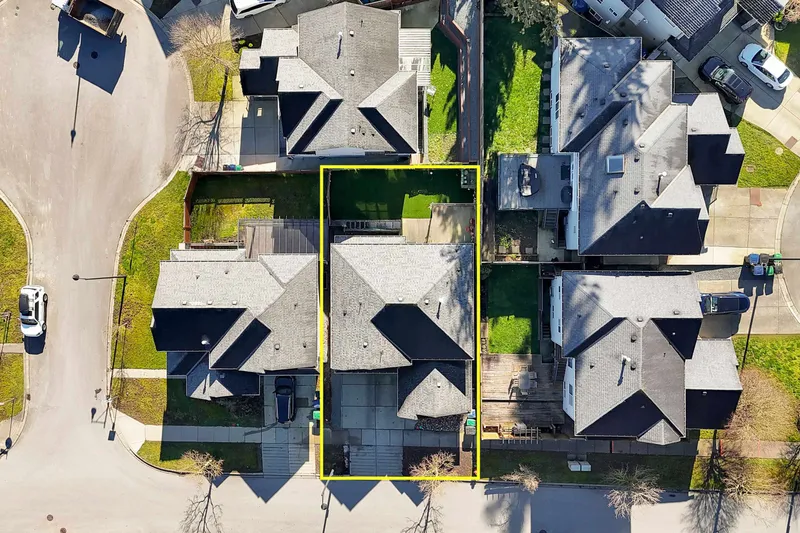 16528 59A AVENUE - photo 4 of 25