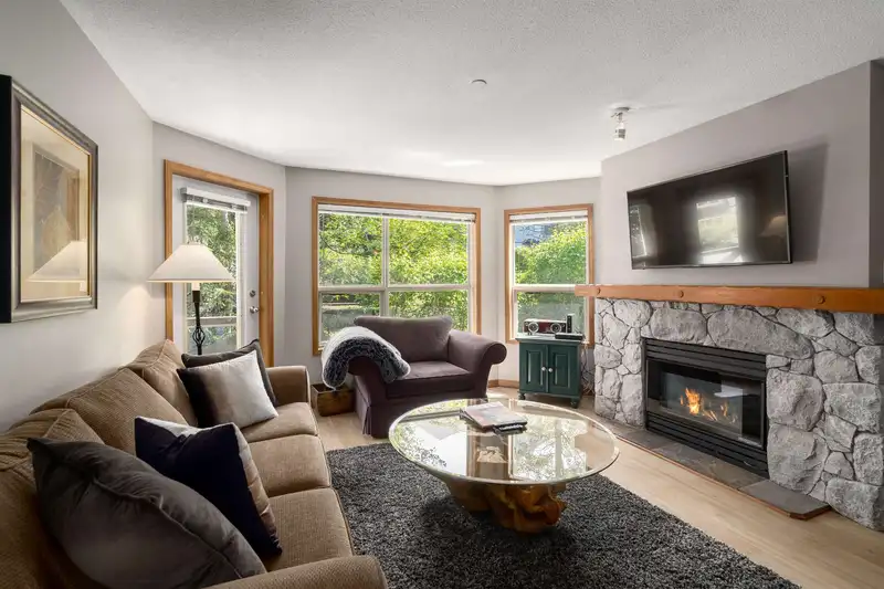 243 4800 SPEARHEAD DRIVE - photo 1 of 38
