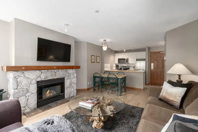 243 4800 SPEARHEAD DRIVE - photo 3 of 38