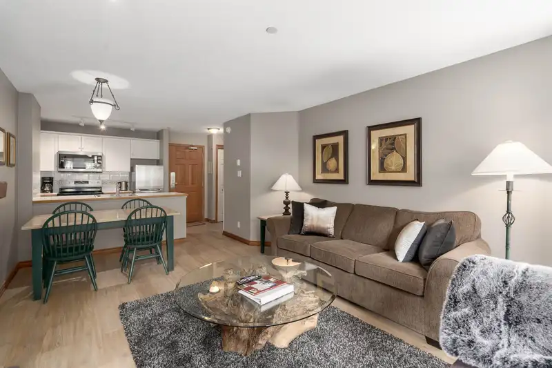 243 4800 SPEARHEAD DRIVE - photo 4 of 38