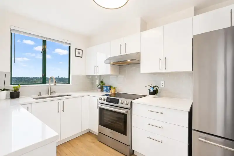 1205 420 CARNARVON STREET - photo 1 of 33