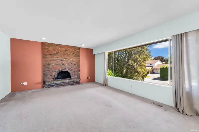 9091 ASH STREET - photo 4 of 40