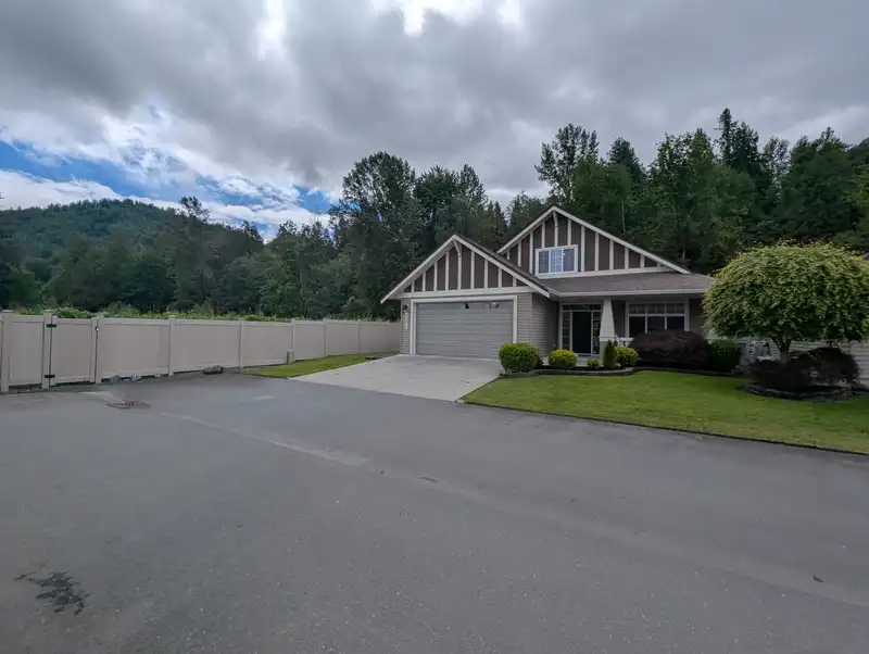 46570 HEARTHSTONE AVENUE - photo 1 of 40