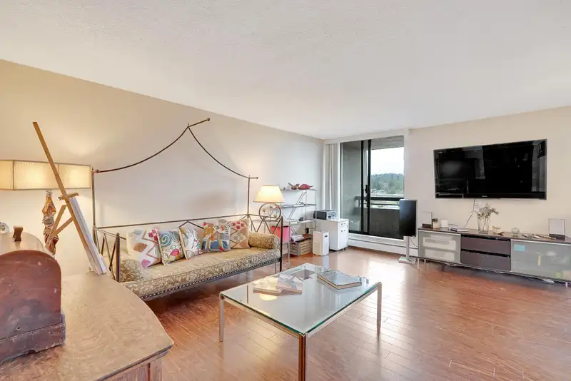 1904 3771 BARTLETT COURT - photo 4 of 40
