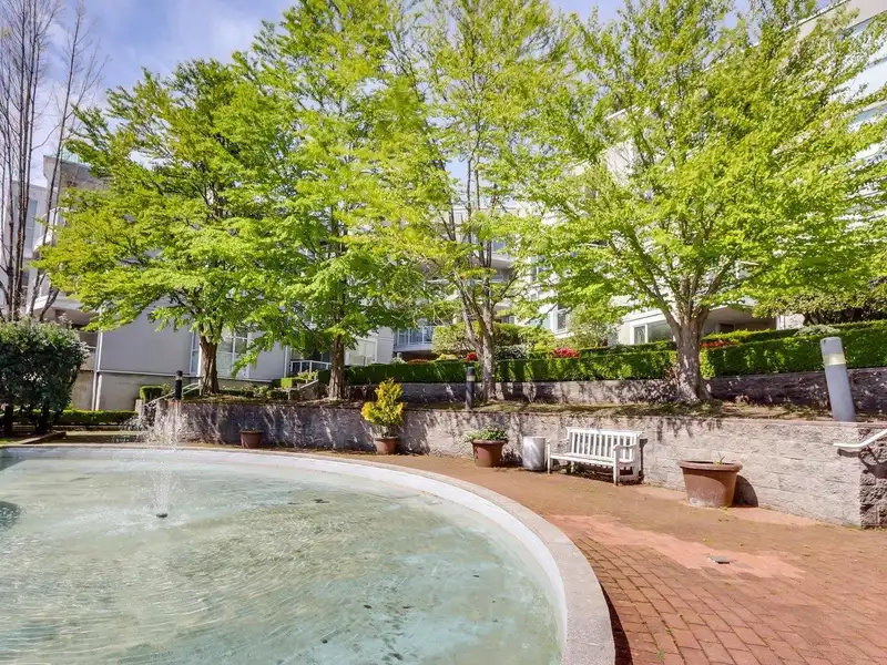 3 8420 JELLICOE STREET - photo 1 of 18
