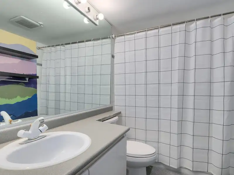 3 8420 JELLICOE STREET - photo 4 of 18