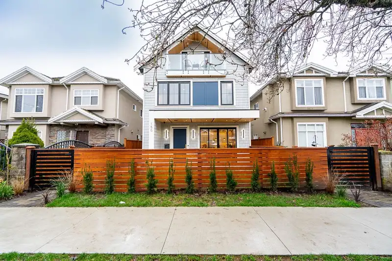 1 150 E 51ST AVENUE - photo 1 of 32