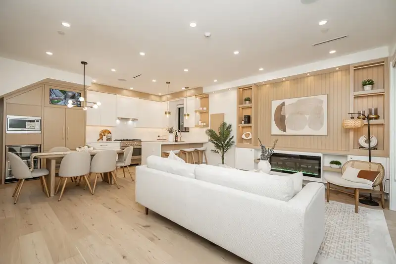 1 150 E 51ST AVENUE - photo 4 of 32