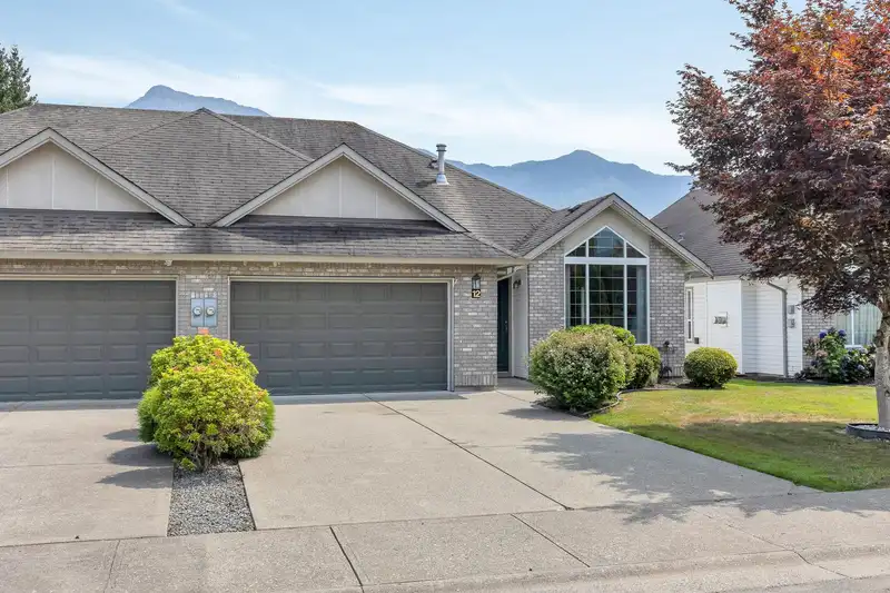 12 1548 MACKAY CRESCENT - photo 1 of 31