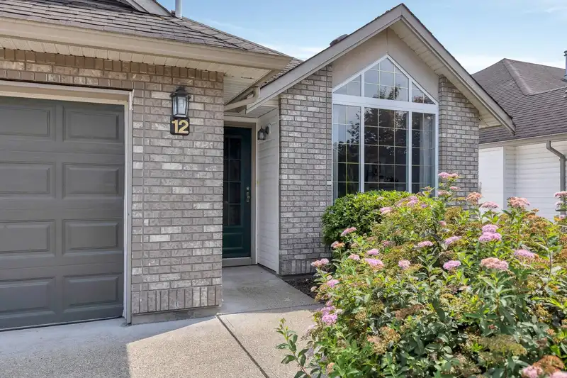 12 1548 MACKAY CRESCENT - photo 2 of 31