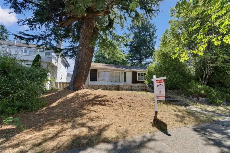 5070 WILLOW STREET - photo 3 of 40