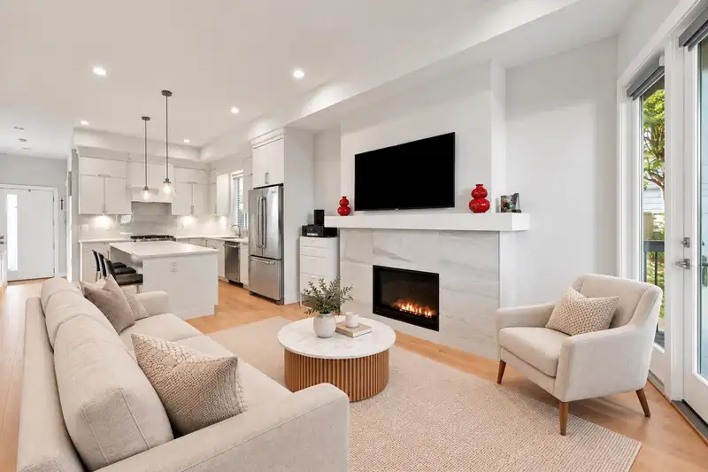 16475 21A AVENUE - photo 3 of 26