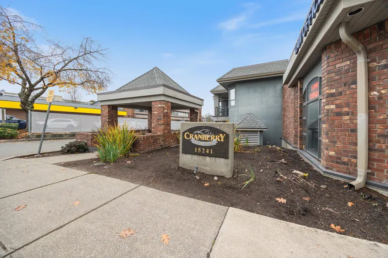 209 15241 18 AVENUE - photo 1 of 25