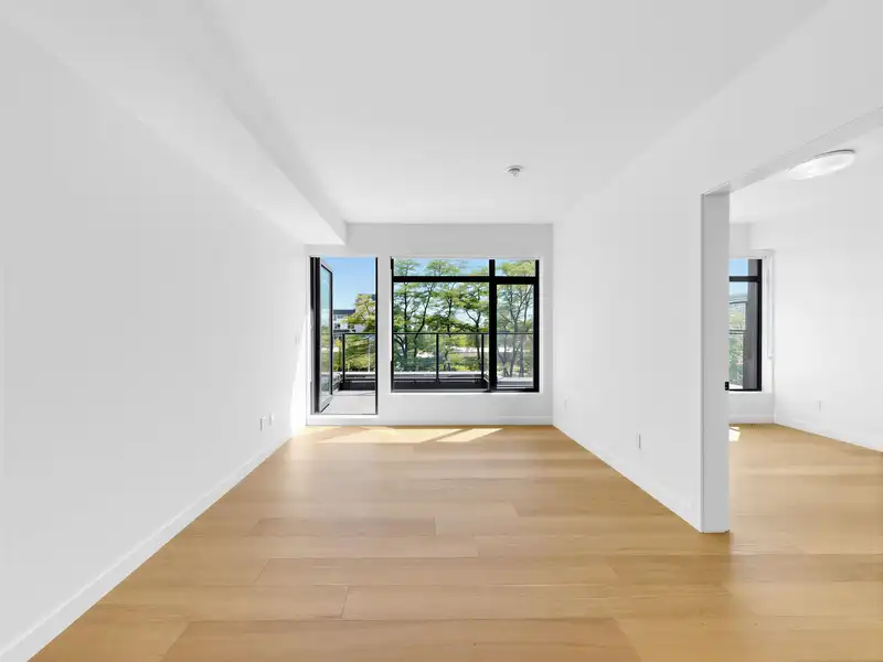 504 6485 MANITOBA STREET - photo 2 of 37