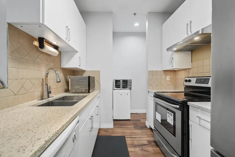 203 6460 MAIN STREET - photo 4 of 20