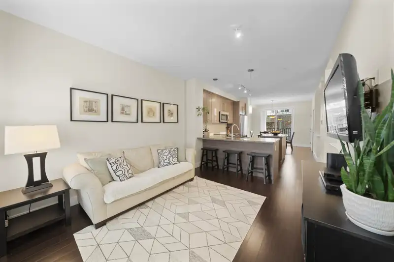 77 8250 209B STREET - photo 3 of 27