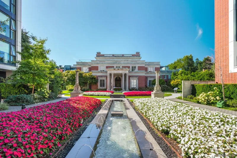 203 1561 W 57TH AVENUE - photo 4 of 25