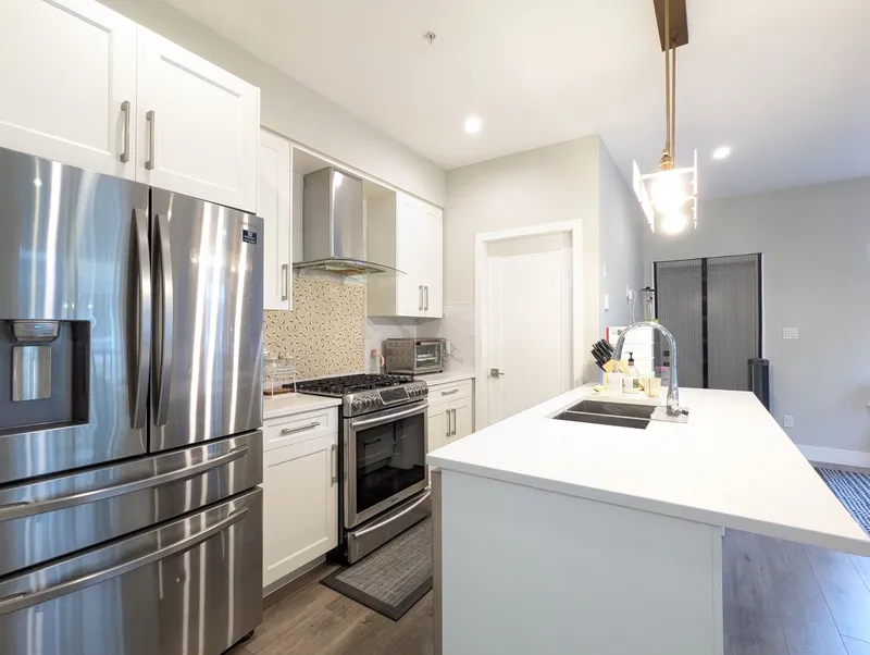 52 430 DUNCAN STREET - photo 3 of 16