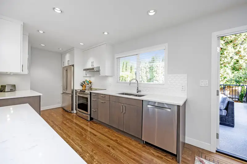 1388 E 20TH STREET - photo 4 of 23