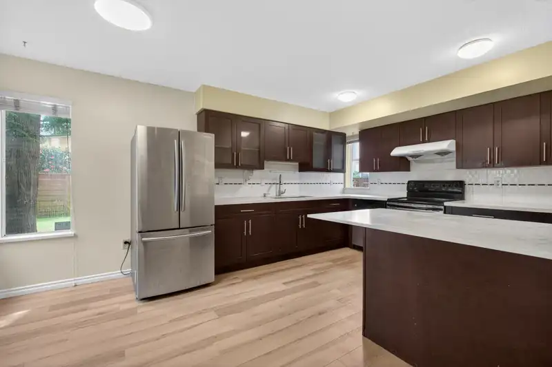8 7611 MOFFATT ROAD - photo 4 of 22