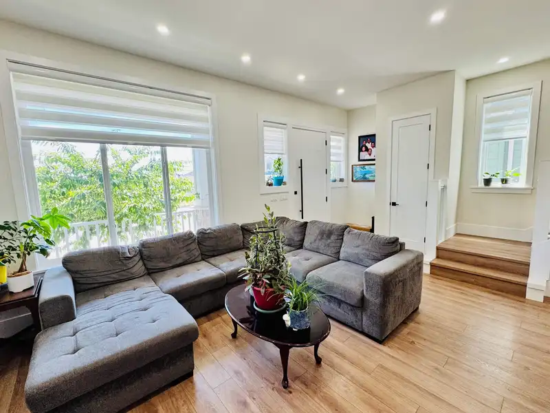 16781 20 AVENUE - photo 4 of 40