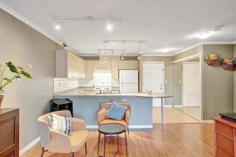 304 12083 92A AVENUE - photo 3 of 33