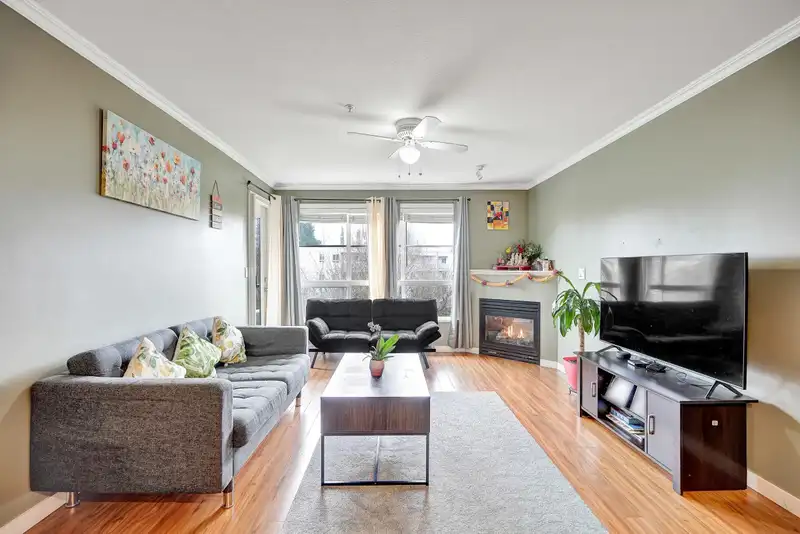 304 12083 92A AVENUE - photo 4 of 33