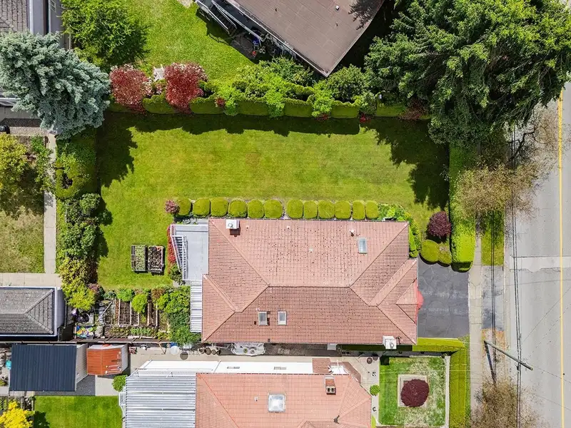 7168 SUSSEX AVENUE - photo 4 of 26